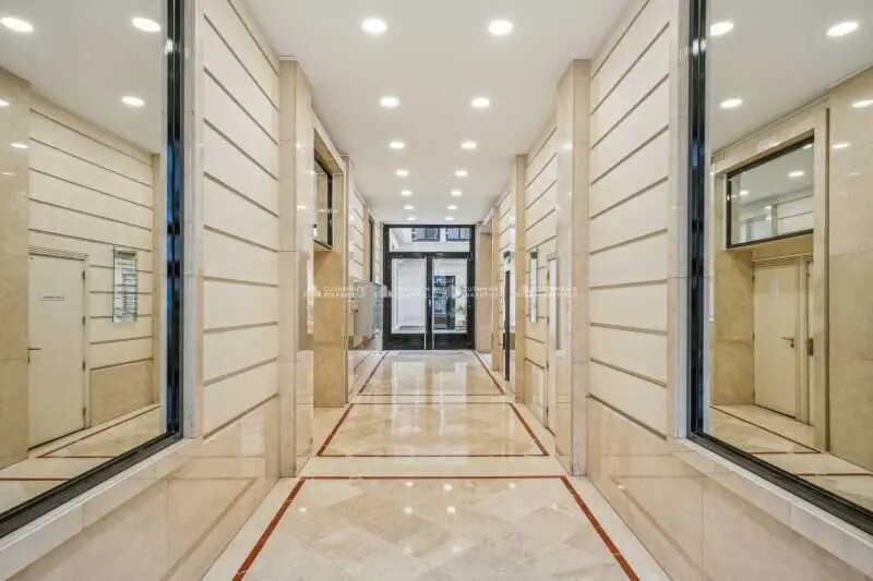 6 Rue Paul Baudry, Paris à louer - Photo de l’immeuble – Image 3 sur 14