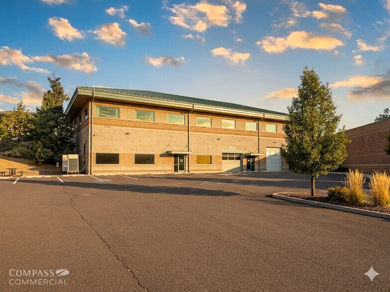 20706 High Desert Ln, Bend, OR à louer - Photo de l’immeuble – Image 2 sur 13
