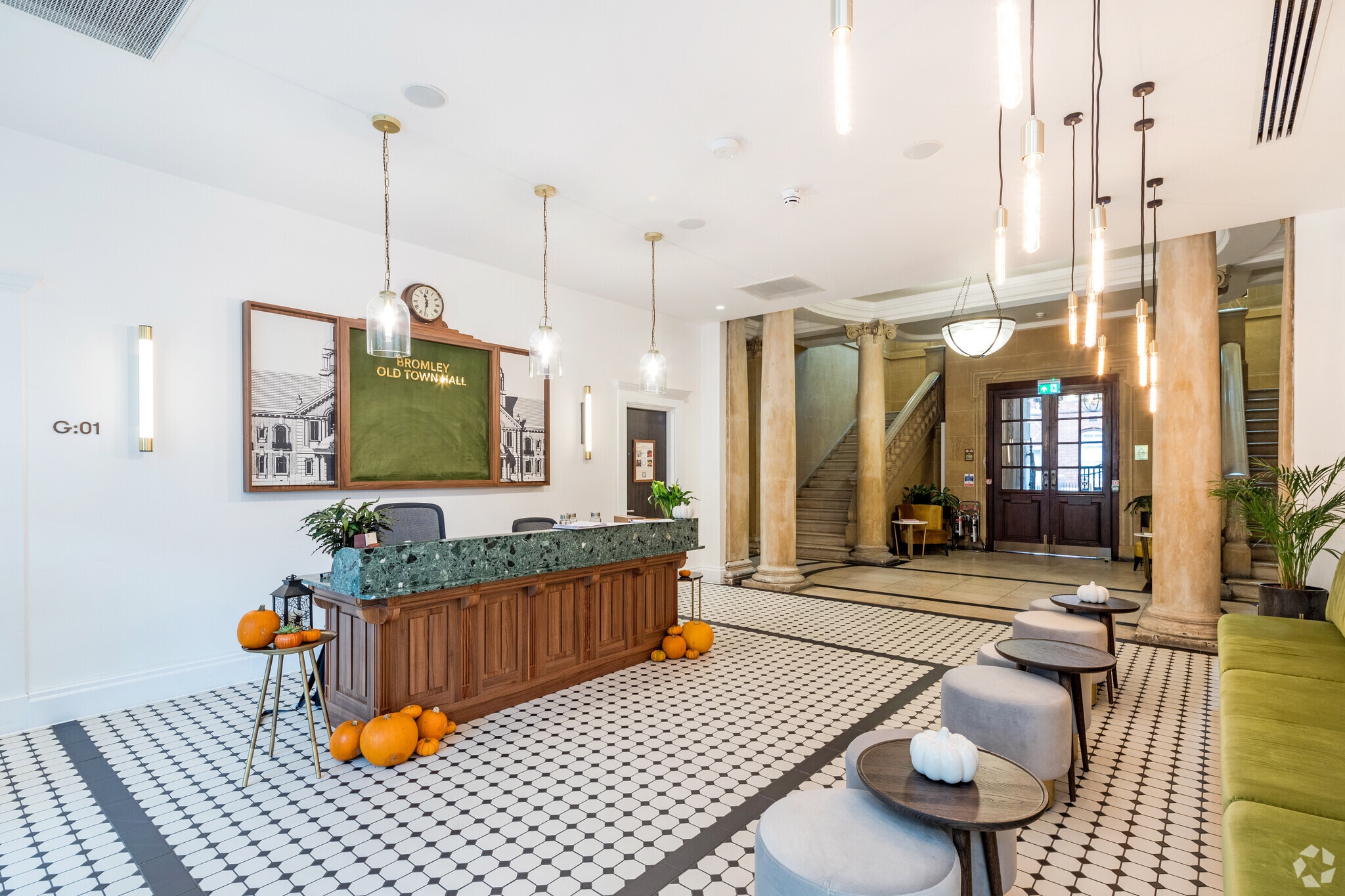 30 Tweedy Rd, Bromley à louer Hall d’entrée– Image 1 sur 3