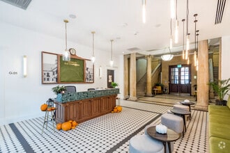 30 Tweedy Rd, Bromley à louer Hall d’entrée– Image 1 sur 3