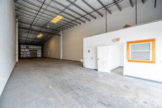 10410 66th St N, Pinellas Park, FL à louer Photo intérieure– Image 2 sur 4