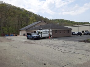 4453 William Penn Hwy, Murrysville, PA à louer Photo de l’immeuble– Image 2 sur 3