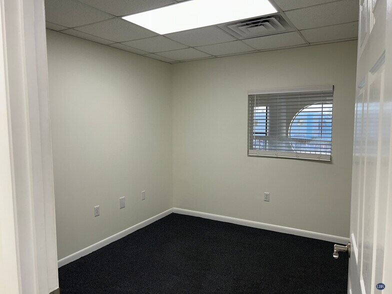 122 4th Ave, Indialantic, FL à louer - Photo de l’immeuble – Image 3 sur 6