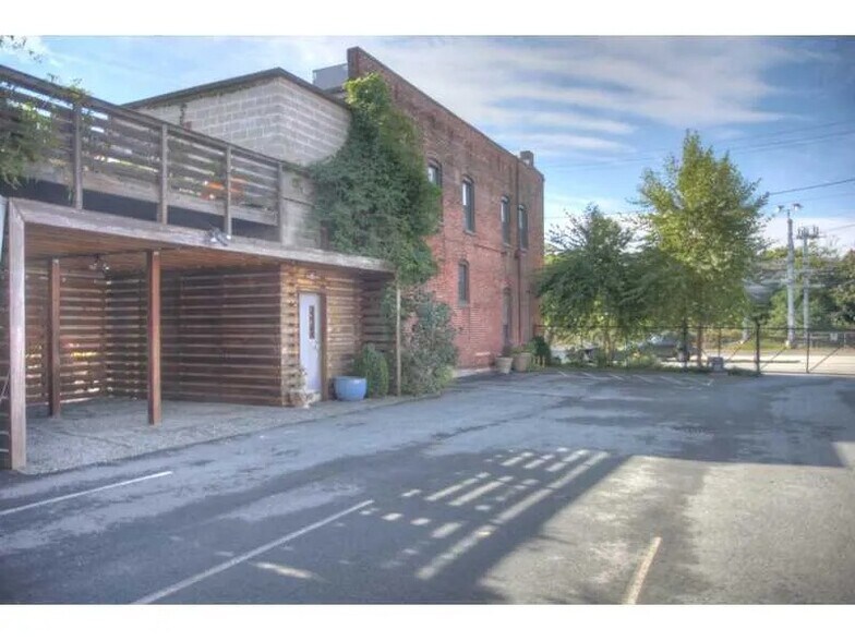 65 Ashburton St, Providence, RI à louer - Photo de l’immeuble – Image 2 sur 21