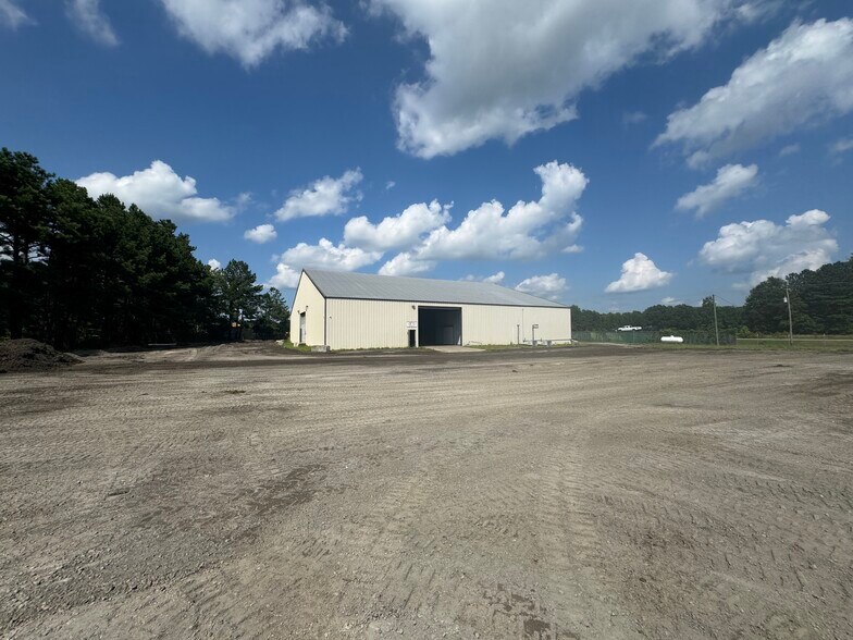 21330 Blue Star Hwy, Jarratt, VA à louer - Photo de l’immeuble – Image 3 sur 17