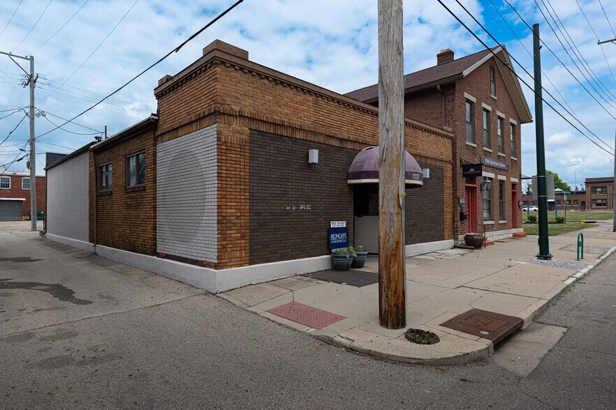 1117 E 3rd St, Dayton, OH à louer - Photo de l’immeuble – Image 3 sur 23