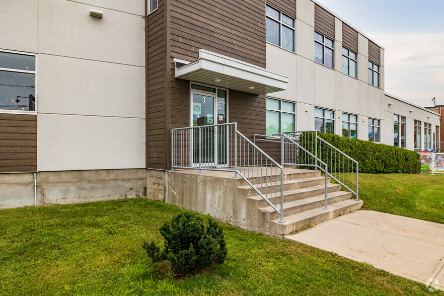 1-3 Rue Quintal, Charlemagne, QC à louer - Photo de l’immeuble – Image 3 sur 4