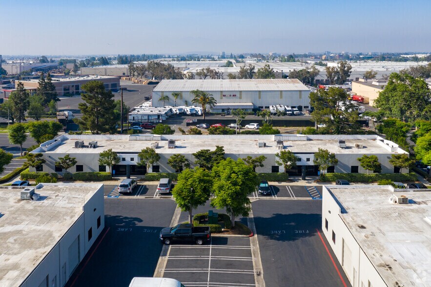 10700 Jersey Blvd, Rancho Cucamonga, CA à louer - Photo de l’immeuble – Image 2 sur 4