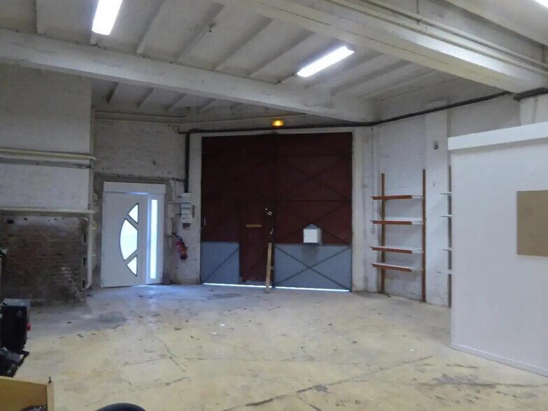 Local d’activités dans Rouen à louer - Photo de l’immeuble – Image 2 sur 5