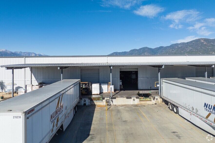2552 W Shenandoah Way, San Bernardino, CA à louer - Photo de l’immeuble – Image 2 sur 4