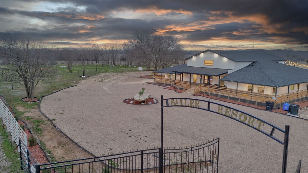 550 County Road 297, Gainesville, TX à vendre - Photo principale – Image 1 sur 82