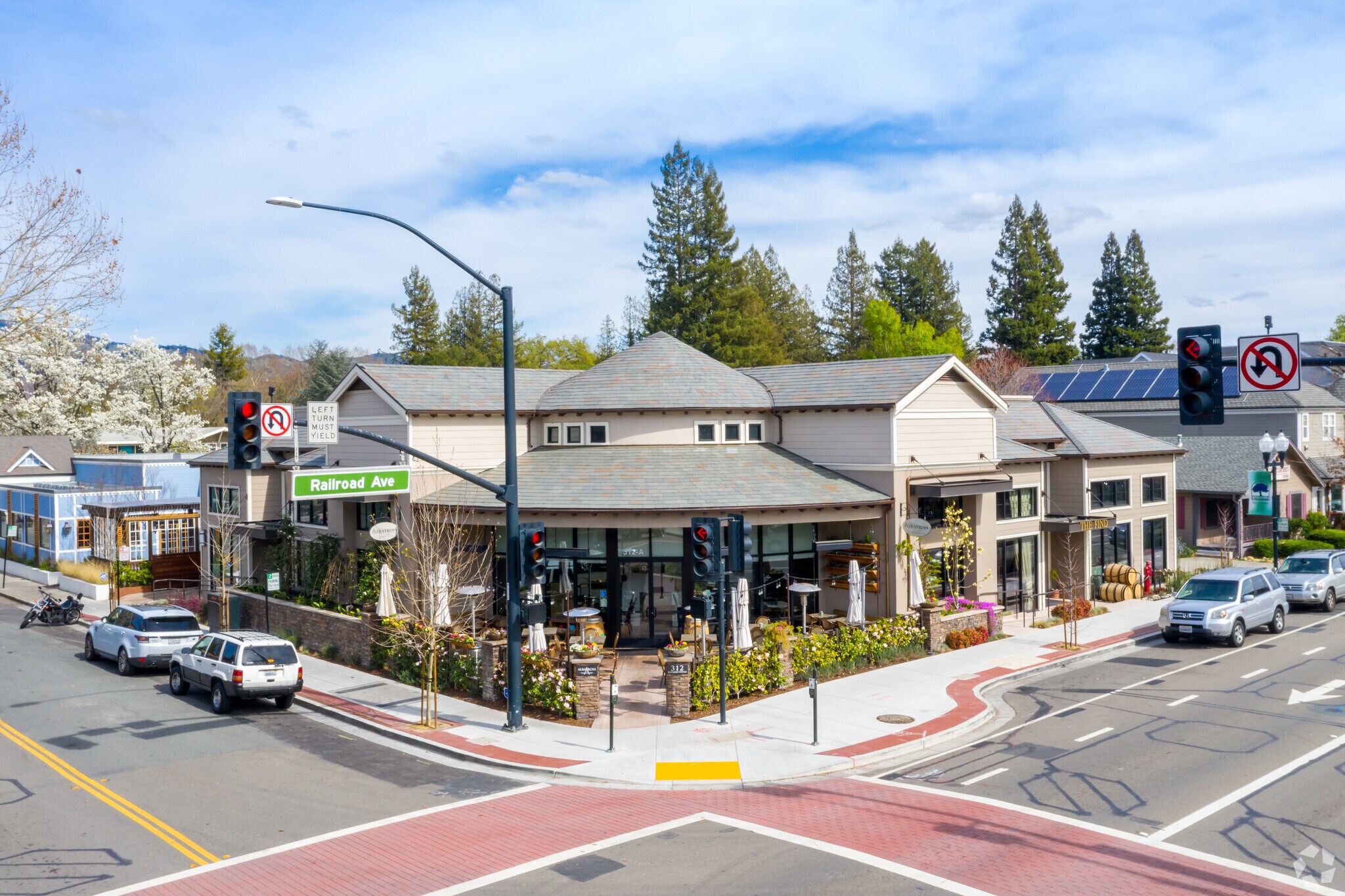 312 Railroad Ave, Danville, CA à louer Photo de l’immeuble– Image 1 sur 6