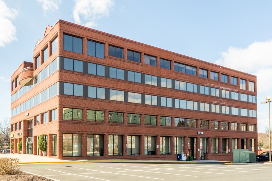 6910 Richmond Hwy, Alexandria, VA à louer - Photo de l’immeuble – Image 3 sur 22