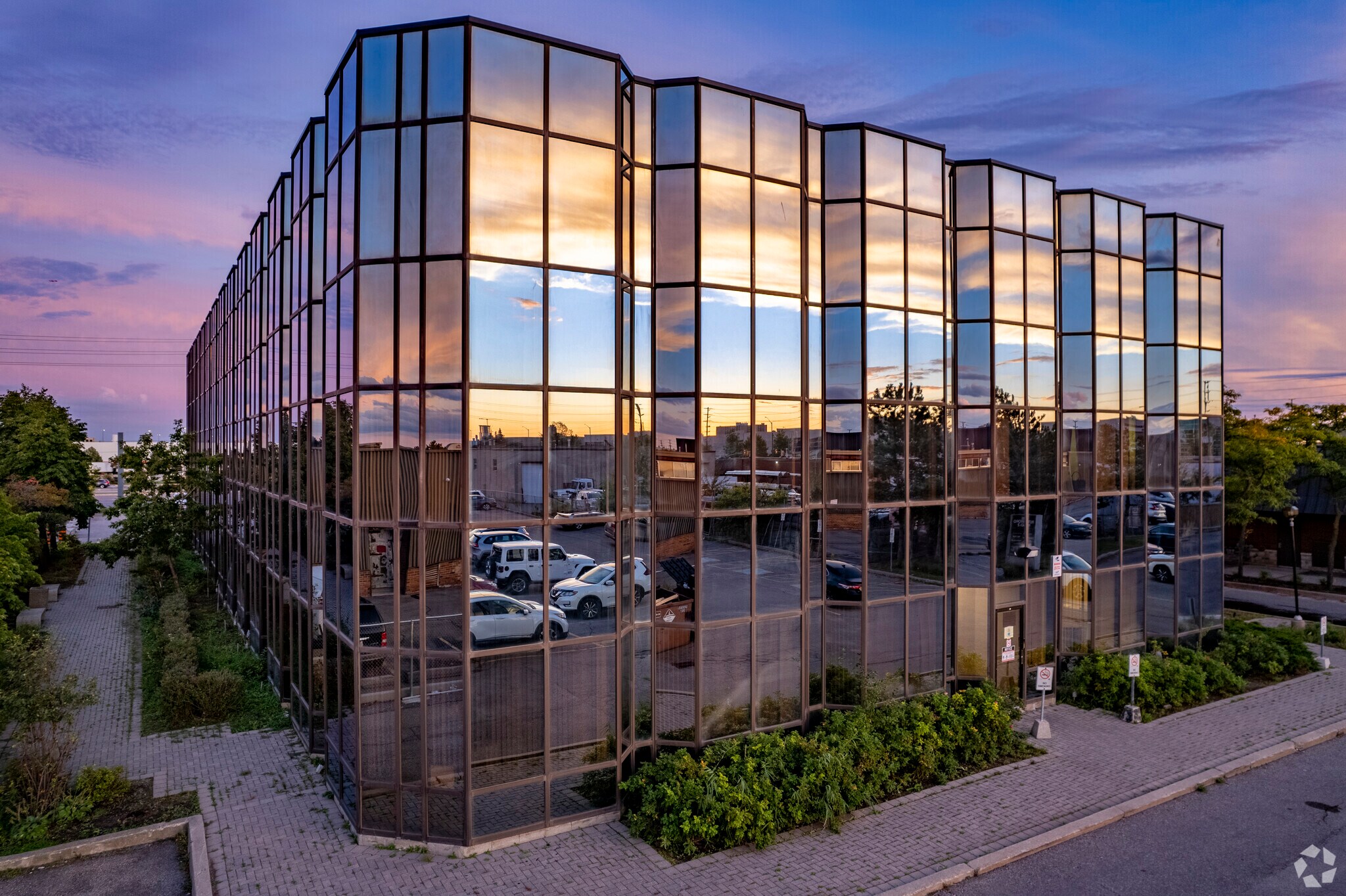 350 Rutherford Rd S, Brampton, ON à louer Photo principale– Image 1 sur 9
