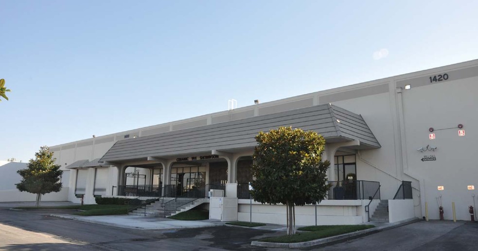 1400-1420 S Manhattan Ave, Fullerton, CA à louer - Photo de l’immeuble – Image 3 sur 3