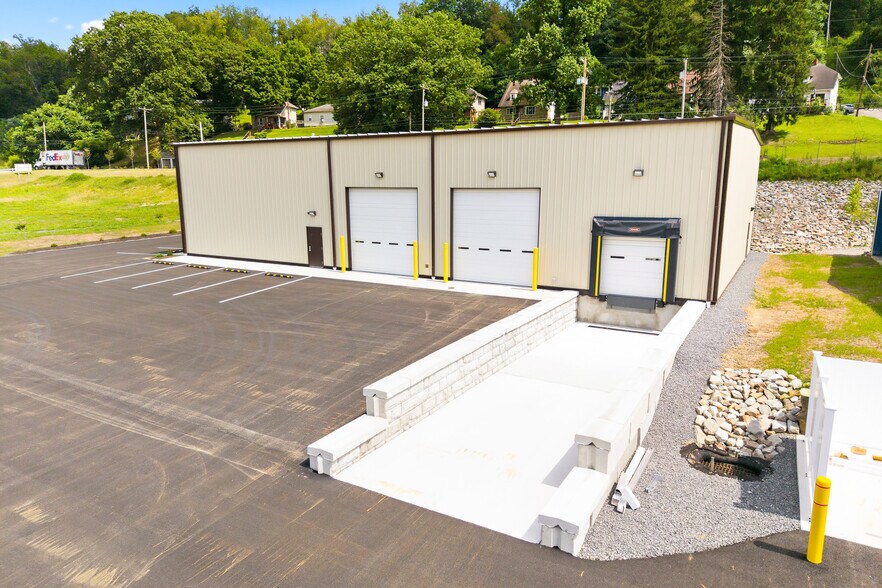 1606 Glass Ave, Fairmont, WV à louer - Photo de l’immeuble – Image 1 sur 13