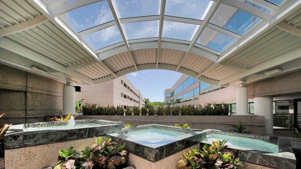 2255 glades Rd, Boca Raton, FL à louer - Photo intérieure – Image 1 sur 22