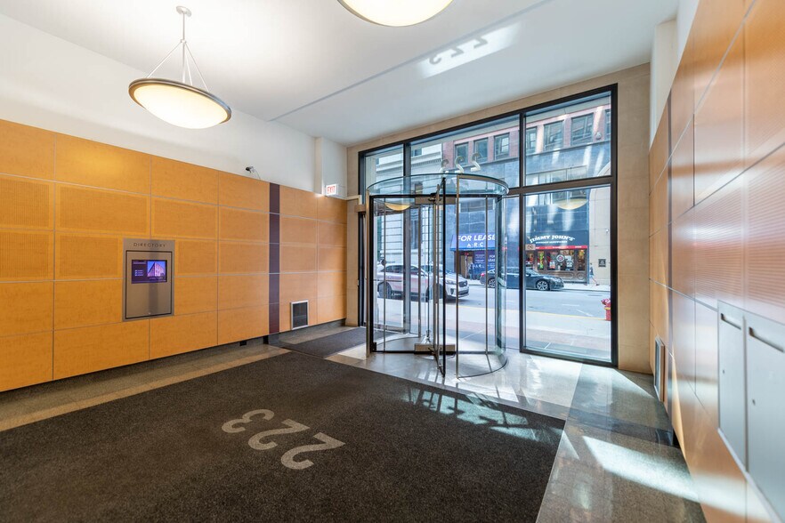 223 W Jackson Blvd, Chicago, IL à louer - Hall d’entrée – Image 2 sur 5