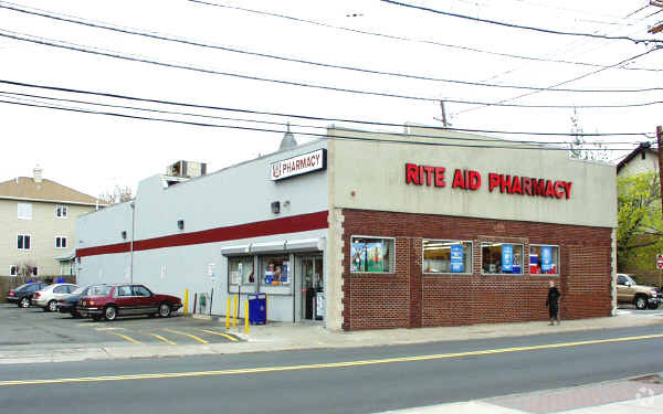431 Haledon Ave, Haledon, NJ à louer - Photo de l’immeuble – Image 2 sur 3