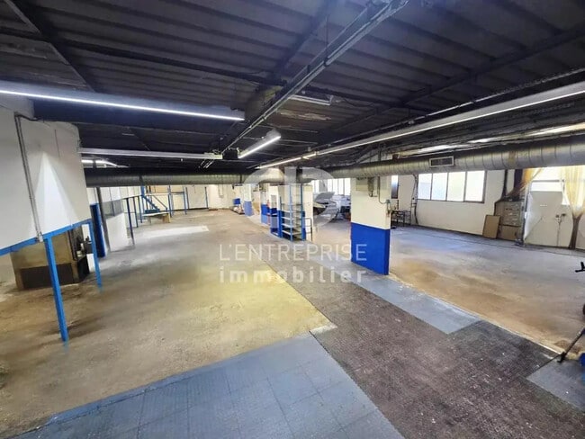 Plus de détails pour Bureau, Industriel/Logistique à louer