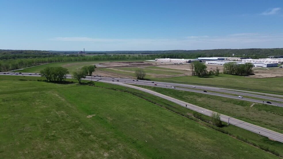 5250 NW 40th St, Riverside, MO à vendre - Vidéo sur l’annonce professionnelle – Image 2 sur 2