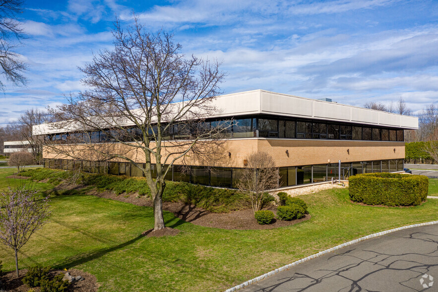 330 Passaic Ave, Fairfield, NJ à louer - Photo de l’immeuble – Image 2 sur 4
