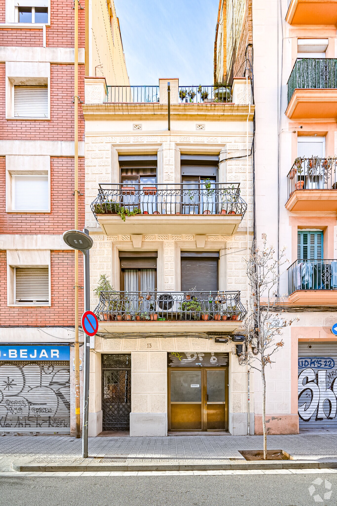 Immeuble residentiel dans Barcelone, Barcelona à vendre Photo principale– Image 1 sur 2