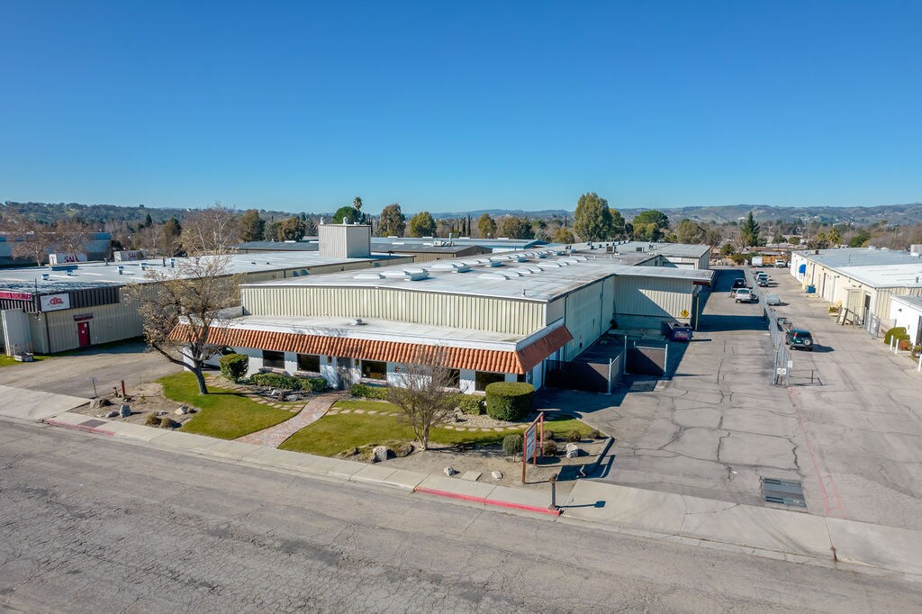 1625 Commerce Way, Paso Robles, CA à louer Photo de l’immeuble– Image 1 sur 51