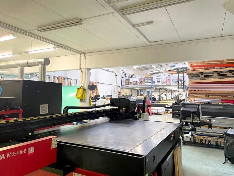 Local d’activités dans Argenteuil à louer - Photo intérieure – Image 2 sur 5