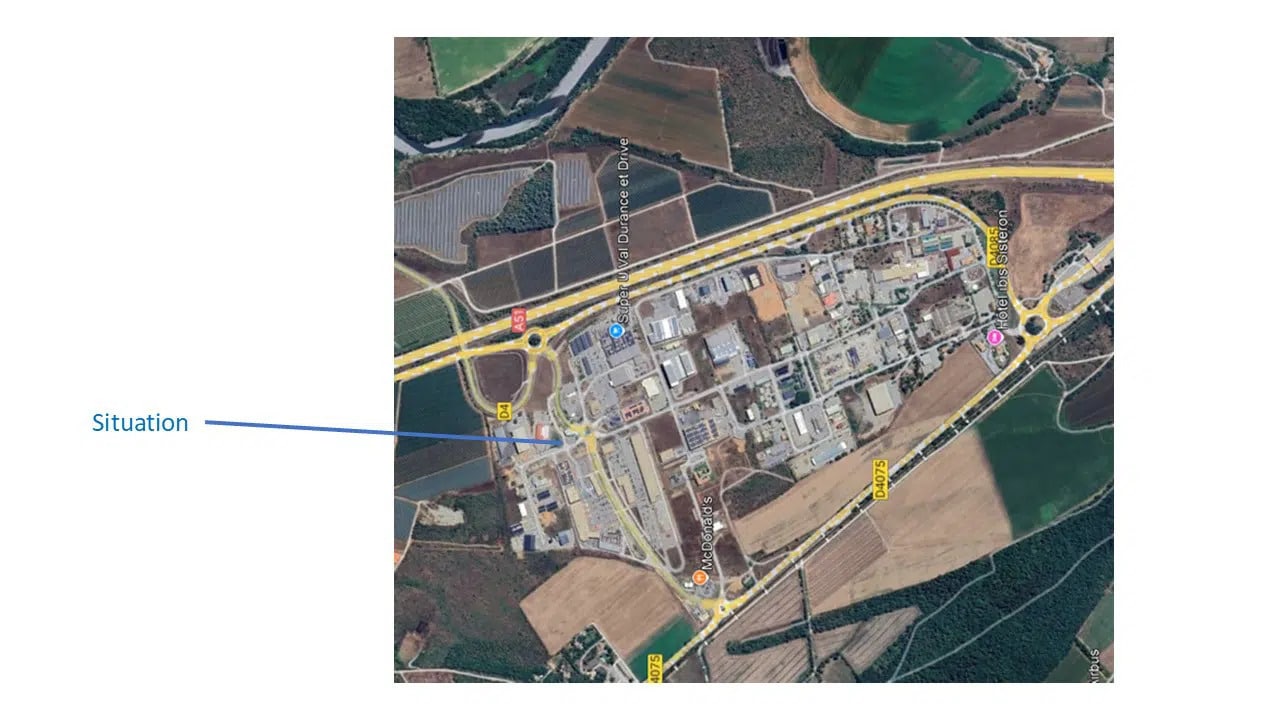 Local commercial dans SISTERON à louer Photo de l’immeuble– Image 1 sur 4