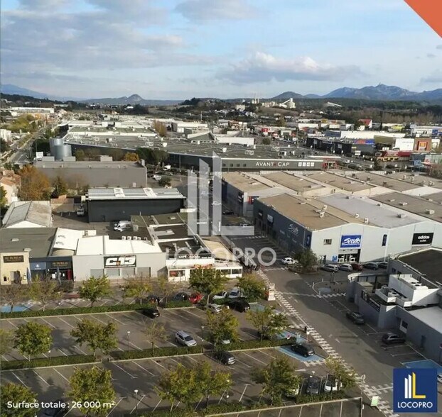 Local commercial dans Les Pennes-Mirabeau à louer - Photo de l’immeuble – Image 2 sur 5
