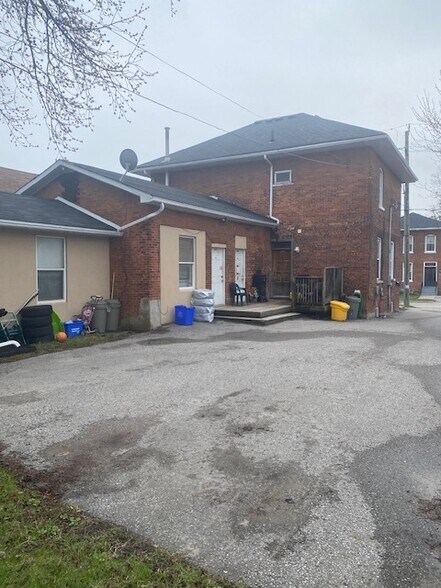 102 Queen St, Bowmanville, ON à vendre - Photo de l’immeuble – Image 2 sur 5