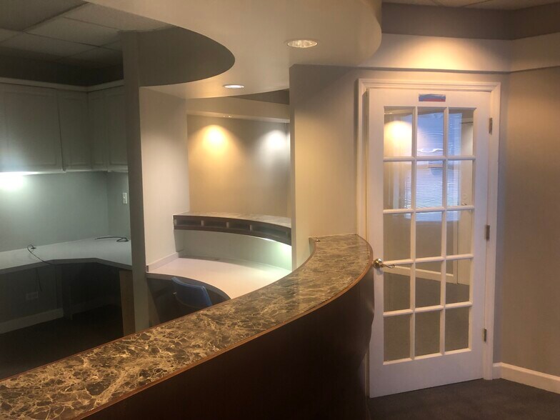 4343 Old Grand Ave, Gurnee, IL à louer - Photo de l’immeuble – Image 2 sur 16