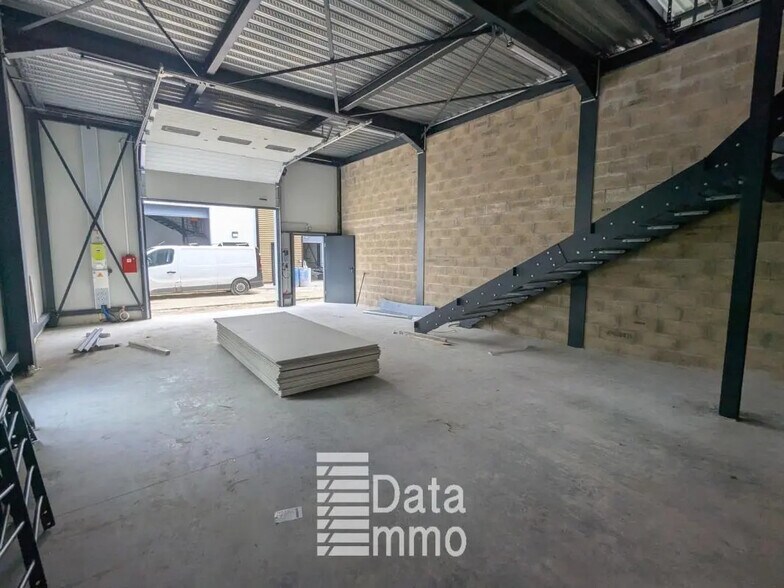 Industriel/Logistique dans Bagnolet à louer - Photo de l’immeuble – Image 3 sur 5