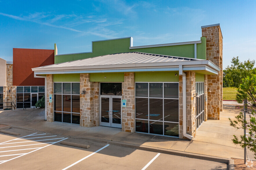 1855 T L Townsend Dr, Rockwall, TX à louer - Photo de l’immeuble – Image 3 sur 9