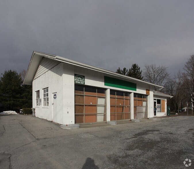 473 Violet Ave, Poughkeepsie, NY à vendre - Photo de l’immeuble – Image 2 sur 2