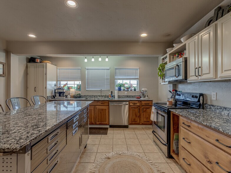 1072 County Street 2958, Tuttle, OK à vendre - Photo de l’immeuble – Image 3 sur 11