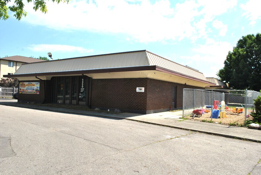 5930 Sharon Woods Blvd, Columbus, OH à louer - Photo de l’immeuble – Image 3 sur 18