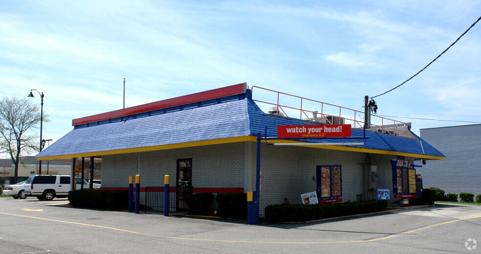 590 Roosevelt Rd, Glen Ellyn, IL à louer - Photo de l’immeuble – Image 3 sur 8