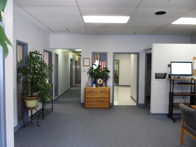 1665 Quincy Ave, Naperville, IL à louer - Photo intérieure – Image 2 sur 10