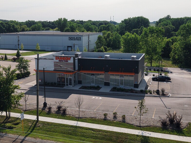 10909 N Main St, Richmond, IL à louer - Photo de l’immeuble – Image 2 sur 6