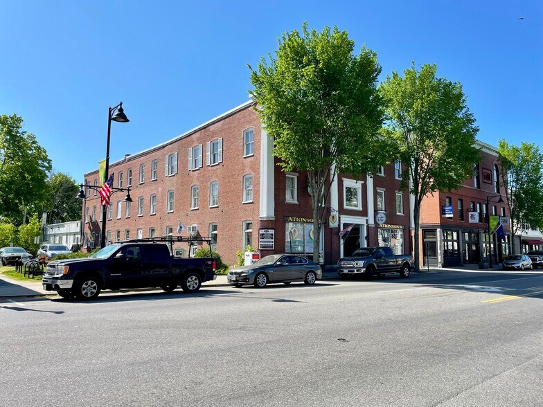 209 Main St, Saco, ME à louer - Photo de l’immeuble – Image 1 sur 10
