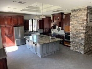 1715 Northpark Dr, Kingwood, TX à louer Photo intérieure– Image 2 sur 10