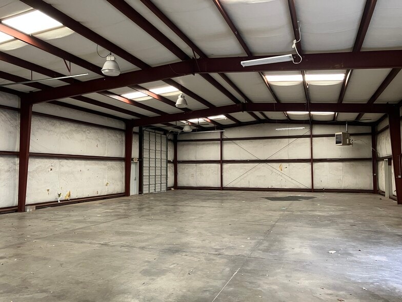 Pearl Industrial Park portefeuille de 4 biens à vendre sur LoopNet.fr - Photo principale – Image 3 sur 4