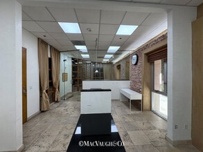 766 E Colorado Blvd, Pasadena, CA à louer Photo intérieure– Image 1 sur 10