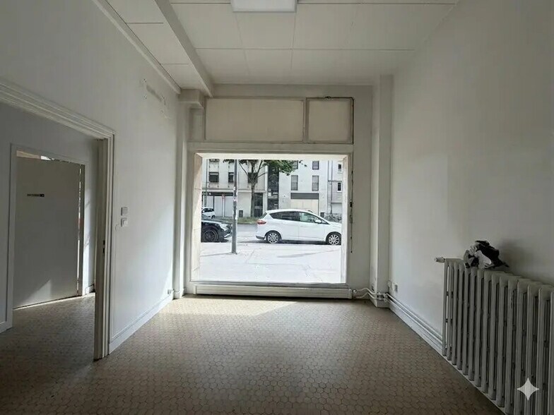 Local commercial dans Villeurbanne à louer - Photo intérieure – Image 2 sur 7