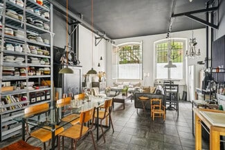 Plus de détails pour Local d’activités à vendre