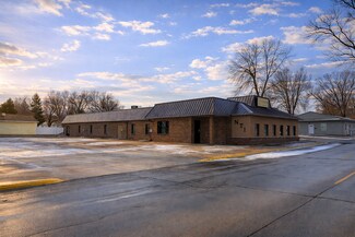 Plus de détails pour 106 E Main St, Lake Mills, IA - Bureau à vendre