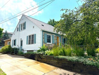 Plus de détails pour 415 W Grand River Ave, East Lansing, MI - Bureau à vendre