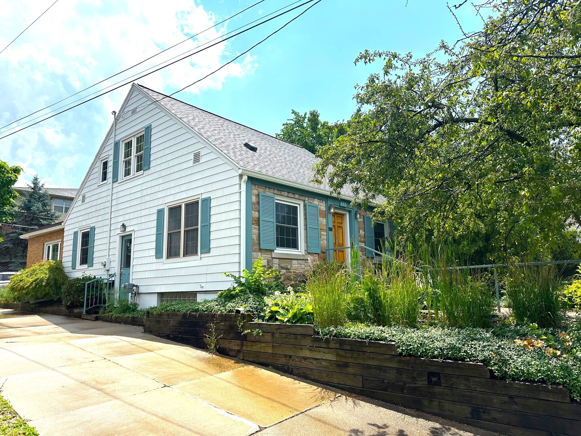 415 W Grand River Ave, East Lansing, MI à vendre Photo de l’immeuble– Image 1 sur 38